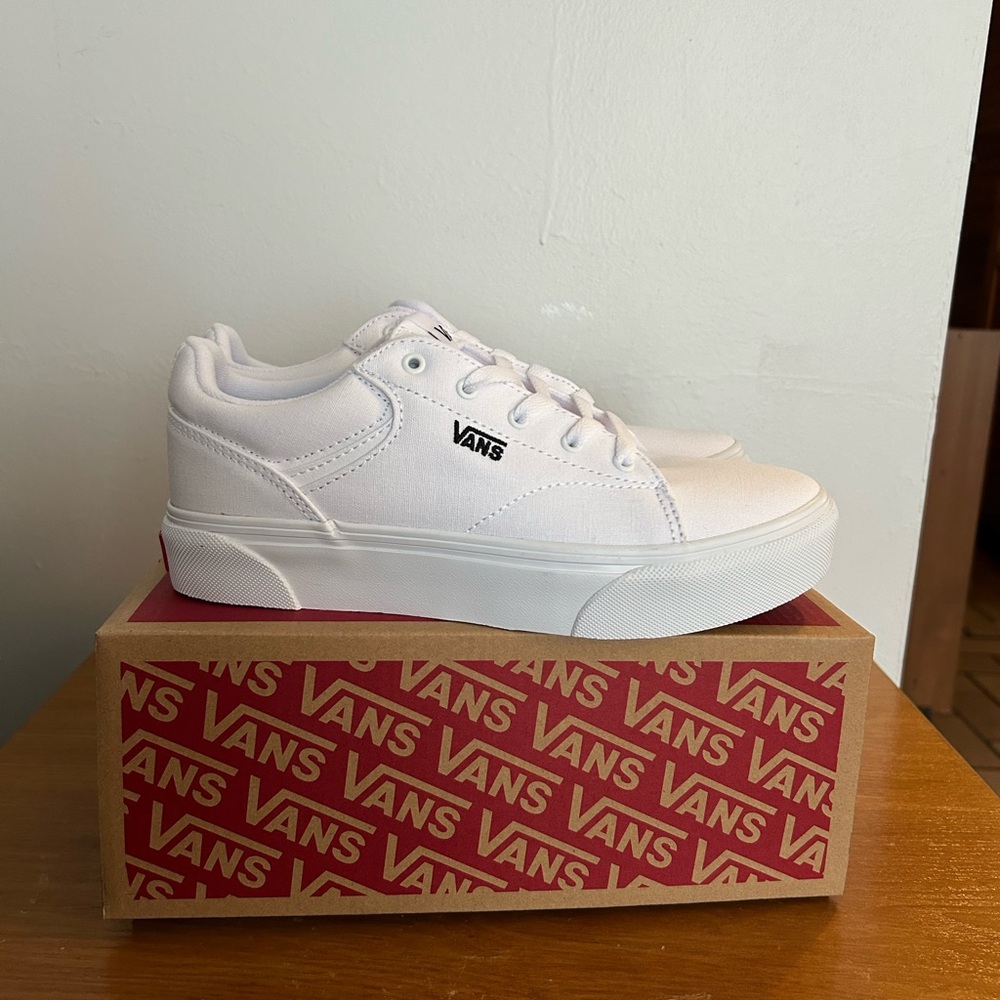 Vans White Sneakers size 5 youth size 6 1/2 women’s - Picture 3 of 8